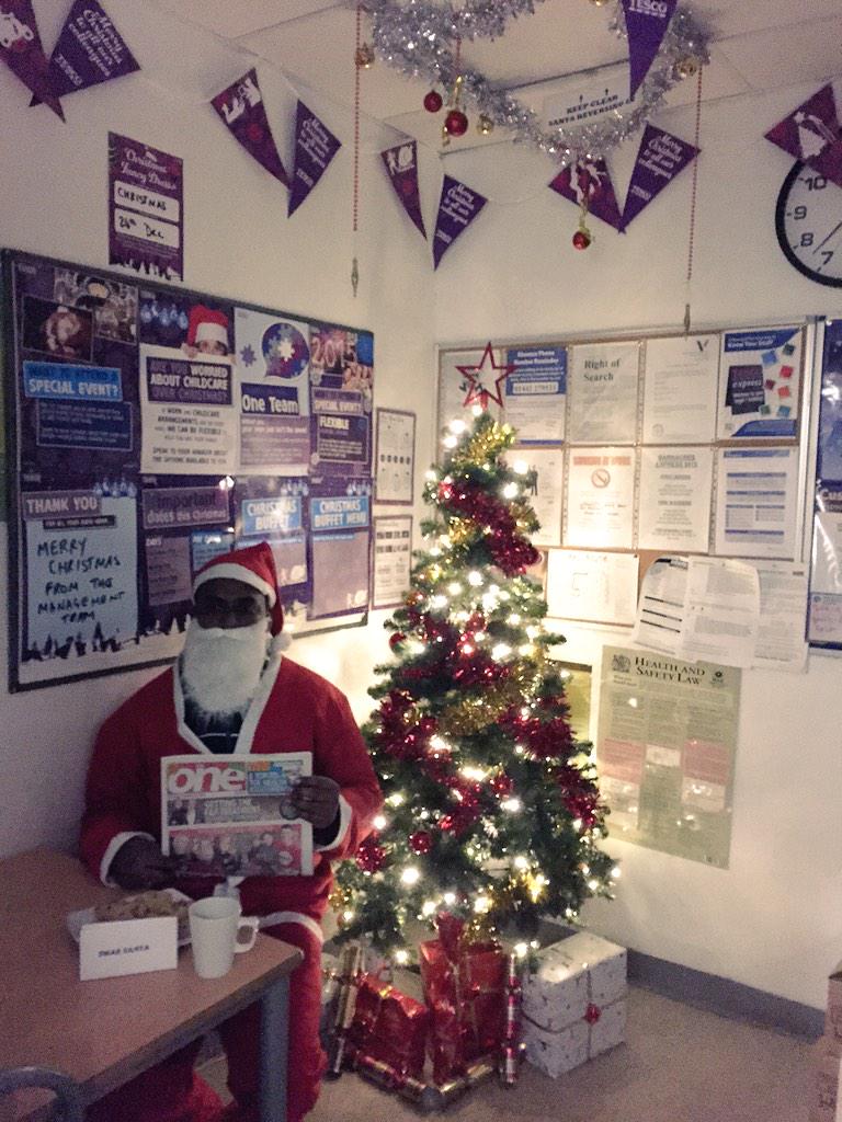 #R18TT #davidsdiamondgeezers #staffroom #santascoming <a href="/hmpilling/">Hannah Barnes</a> @haydentotty102 <a href="/davemcculla/">Dave McCulla</a> @bobbycallow