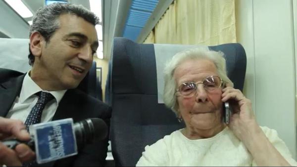 Cristina habló por teléfono con una pasajera del nuevo tren a Mar del Plata B5UCHUrIcAAoo0U