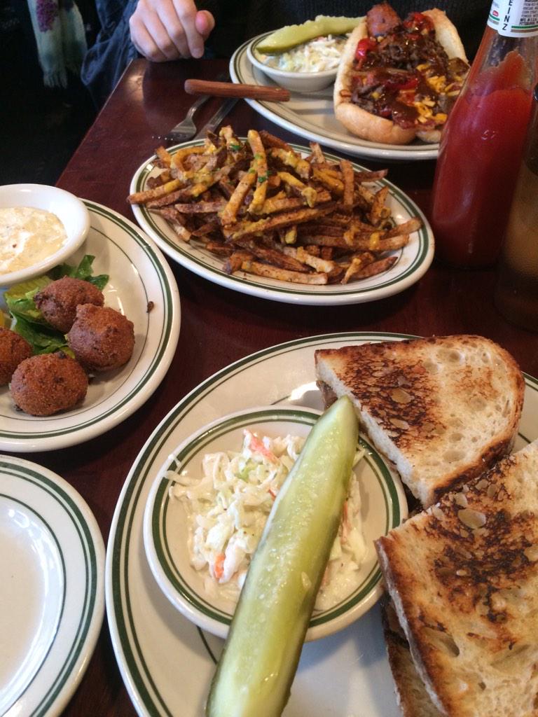 JiBorman's tweet photo. .@OnlyInBOS @allstarsandwich yeah, this was a great win. #allthefoods #hellsauce http://t.co/NoUHdkSXrq