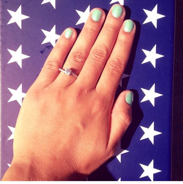 Amwysoc's tweet photo. @davidsbridal #rockoutDB perfect 4th of July engagement http://t.co/4PSDFQ8p0R