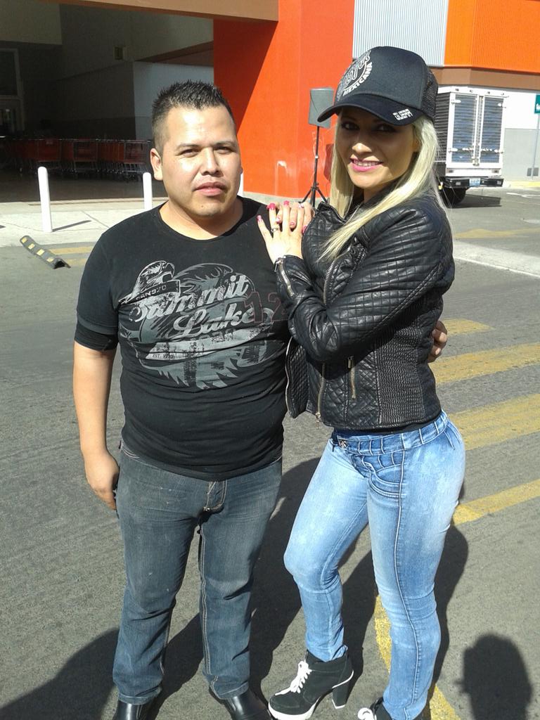 0Ismae's tweet image. Aki con  la locutora mas ermosa de Guadalajara de fiestamexicana