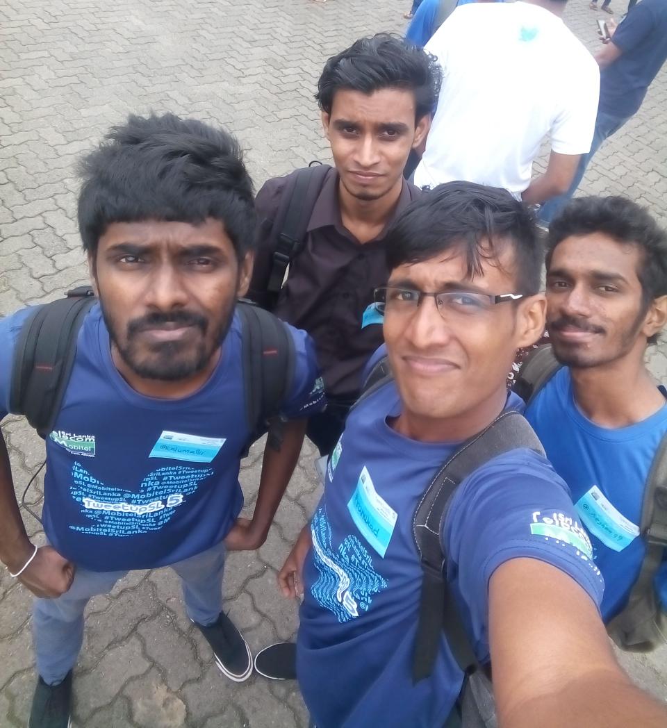 ranukad's tweet photo. #selfietime #TweetupSL 5
@hasithakj @KaluMallii @lahirunirmala @heshan99 @dodan123 http://t.co/0ylk5mkBLz