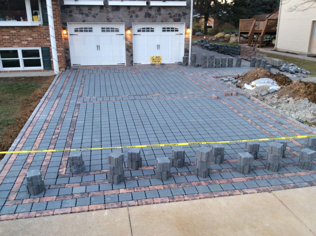 RYANLANDSCAPING's tweet photo. #Permeable #Pavers #hardscaping in #SpringGrove #ecopavers #goinggreen #hardscapebrotherhood http://t.co/IwDjWLRkVL