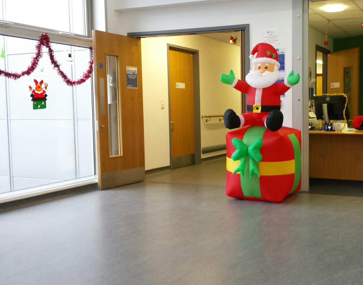 CTChemo's tweet photo. Who knew having a CT scan to check #cancerchemo results could be such a #Christmassy experience! http://t.co/yB8kJZE1fc