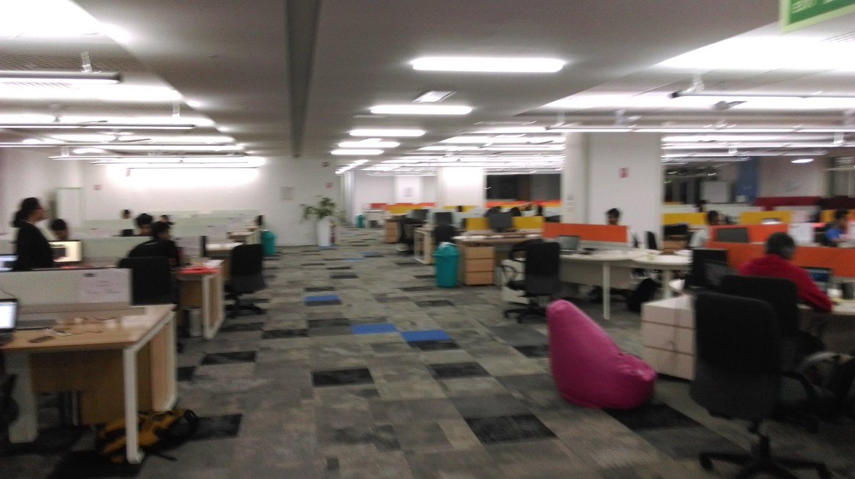 Santhosh_KC's tweet photo. They say cities never sleep..so don't people who want to improve them...#EVHackathon still strong @edge_verve http://t.co/TuOcnbIfKS