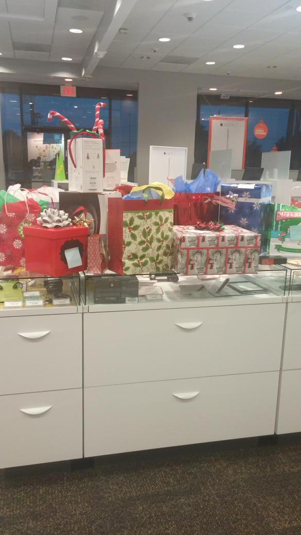SprintCWisdom's tweet photo. 395 Secret Santa 2014
@LouGranberry @Bobnlikesthis http://t.co/fIHyGYJqY5