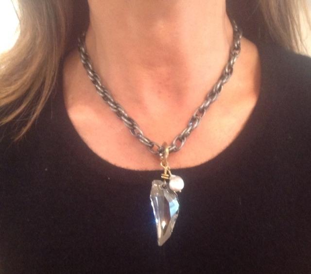 ShopHunterAtl's tweet image. Swarovski crystal with pearl on a gunmetal, silver chain.   houseacct.com/posts/crystal-…