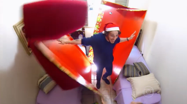 chaydaily's tweet image. [CALDEIRÃO DO HUCK] Chay Suede faz surpresa para fã do interior de São Paulo globotv.globo.com/rede-globo/cal…