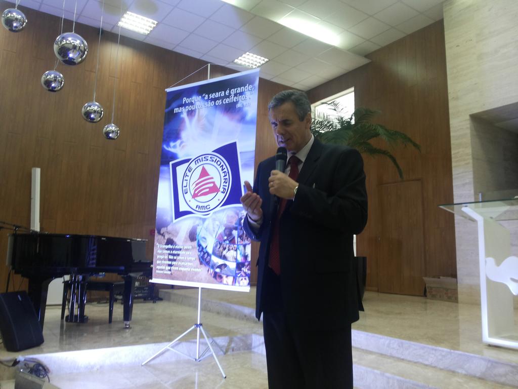 Presidente da AMC <a href="/prjosemarcos7/">José Marcos</a>, motiva a Elite Missionária para o Evangelismo 2015!
<a href="/mineiracentral/">AMC</a> <a href="/EliezerAMC/">Eliézer Magalhães</a>
