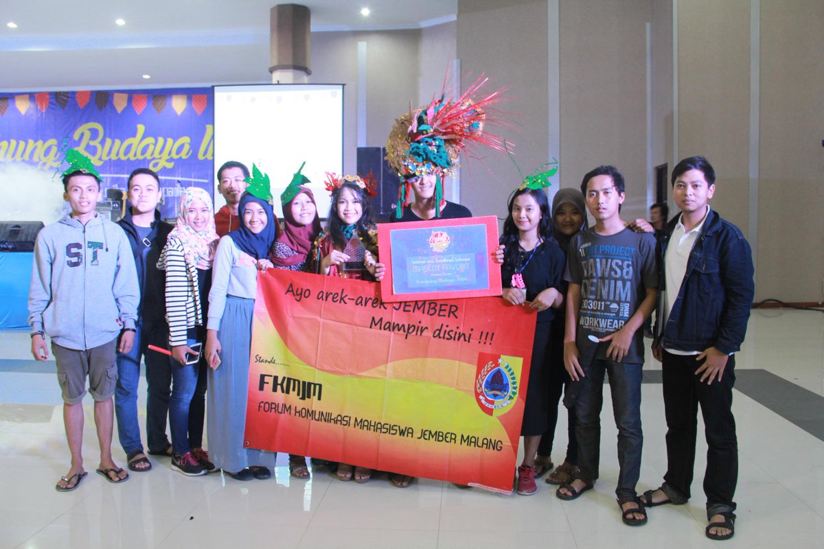 fkmjm's tweet photo. Untuk @KabJember dari teman-teman di Malang :) http://t.co/MMAuRBZnuj