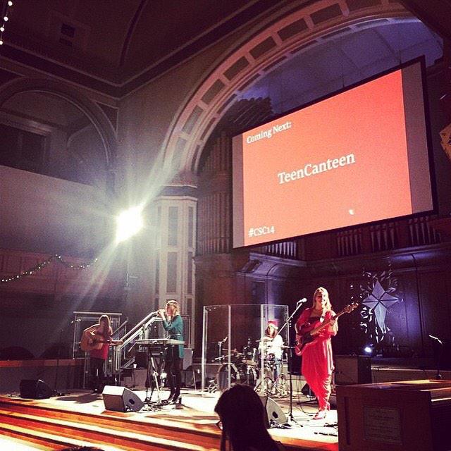 TeenCanteen's tweet photo. Fun fun fun @XmasSongwriters 🎅🎄❤️ http://t.co/g6nQV4A0kW