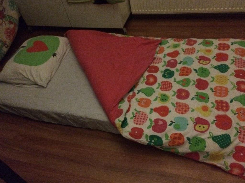 Zo, bedden staan weer klaar, vannacht verdien ik weer 120 euro <a href="/SeriousRequest/">3FM Serious Request</a> <a href="/3FM/">3FM | We Want More!</a>. #Haarlem #SR14