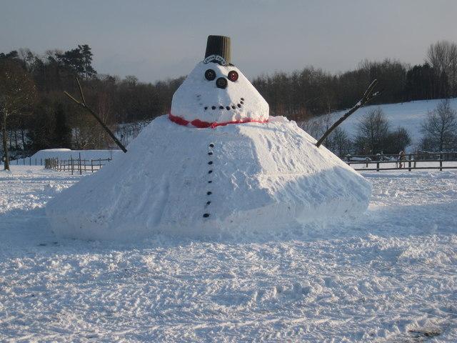 GarageO's tweet photo. Participate in our snowman challenge! Upload your photos! 
#snowmanchallenge @GarageO http://t.co/v1wfs3iXh9