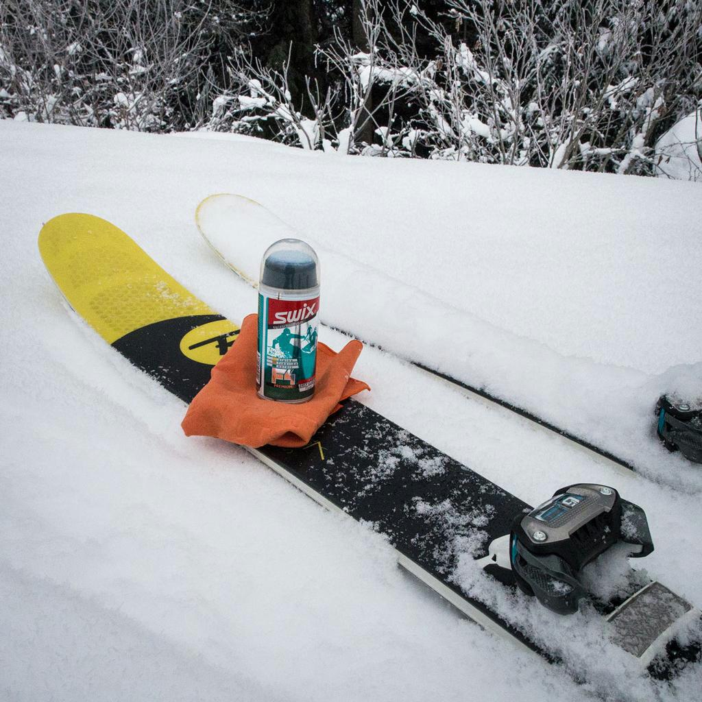 To help keep the top of your #skis from getting caked with snow, try applying a coat of wax. #outdoorhacks