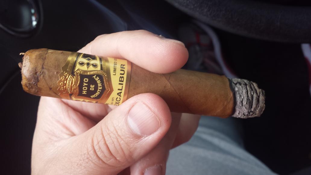 Pre Christmas shopping cigar. Very peppery beginnings yet smooth even smoke all the way through.