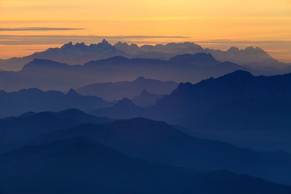 _Paisajes_'s tweet photo. Creo que si miráramos siempre al cielo, acabaríamos por tener alas.   Cordillera Cantábrica, #Asturias http://t.co/e7UP3bumsp