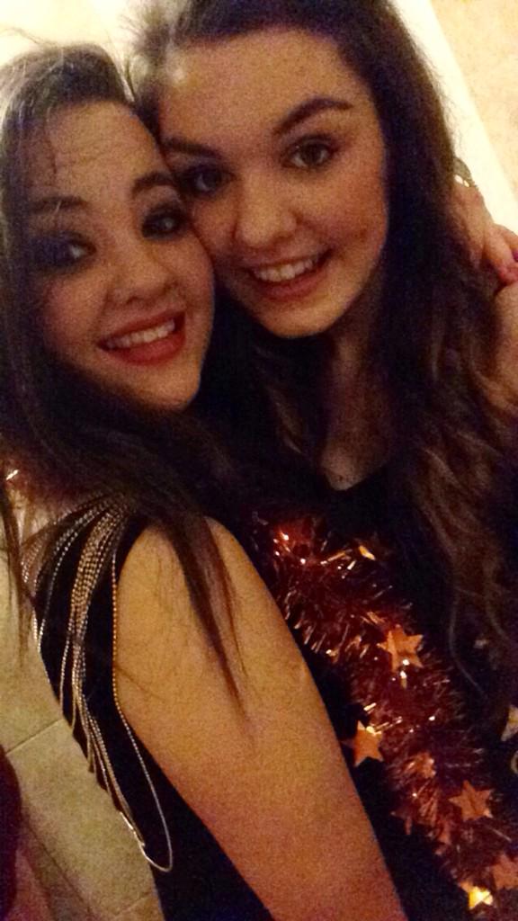 ClaraghBreen's tweet photo. @AmyCussen the slut🙌⭐️ #friends #christmas #love #HOLIDAYS 🎄🎅 http://t.co/6IEk24bpjx