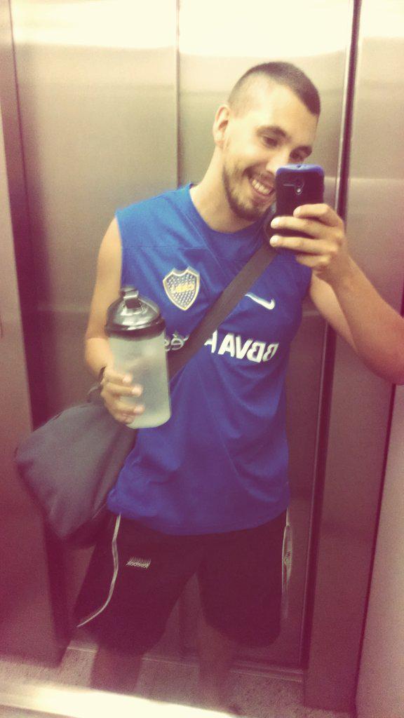 KenjiTakeda's tweet photo. Fim de ano com fut 11# alegria! http://t.co/2PwNnRi8ZI