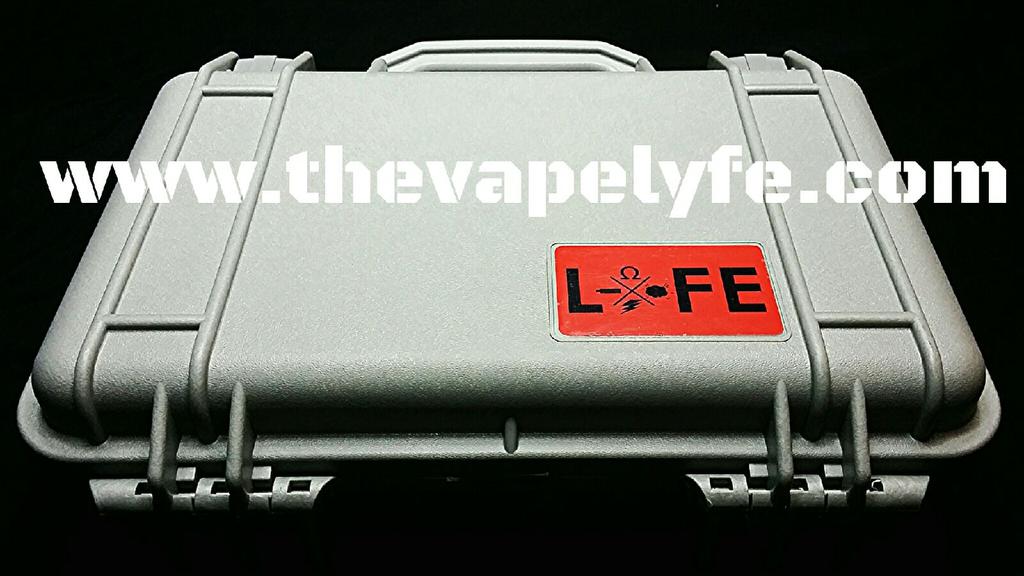 VAPELYFE's tweet image. All online orders from today Dec20 till the 25 automatically enters you to win whole line of juice complete w/case