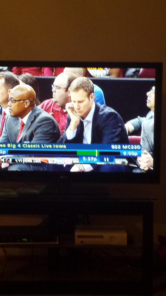 ISUCyclone5's tweet photo. Coach Fred has moved on to thinking about dinner plans. As a Drake grade this is embarrassing. #hoiball vs #geekball http://t.co/92XD5Gz72X