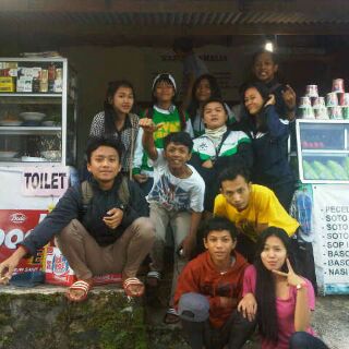 Kapan ngumpul" lagi nih kangen {} <a href="/RizkiAteng/">Rizky</a> <a href="/adelavidia/">Adela</a> <a href="/Fahmialmuzaki/">fahmialmuzaki</a> @rizkiramadan14 <a href="/Abielmuttaqin_/">Biel</a>