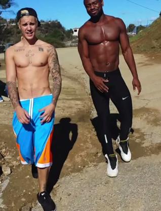 JustinTeamITA's tweet photo. Nuova/vecchia foto di Justin Bieber e Rich Derisier al Runyon Canyon qualche tempo fa. http://t.co/kTfU0wUwZ9