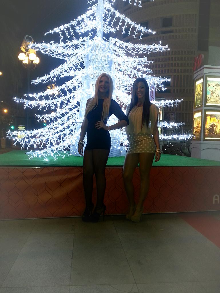verotaenserio's tweet photo. Bueno mi Gordii!Muxisimas felicidades Preciosa Q te Qiero mucho y lo sabes..Ahora toka darlo todo Yeah! @anyelina_jp http://t.co/P0On55gQVh