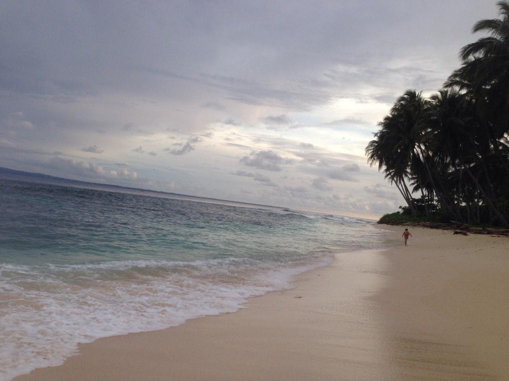 Ini baru Pantai.!!! Terbaik di Lampung <a href="/PulauPisang/">Pulau Pisang Lampung</a> #PesisirBarat_  via <a href="/duniaindra/">indra pradya</a>