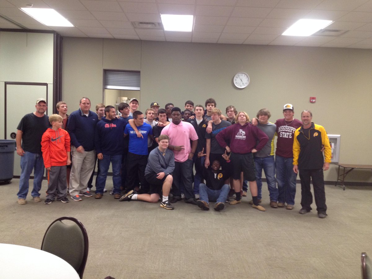 PontotocFTBL's tweet photo. Warrior cleanup crew at the Feeding of 5000 http://t.co/16sa0Y9Pmp