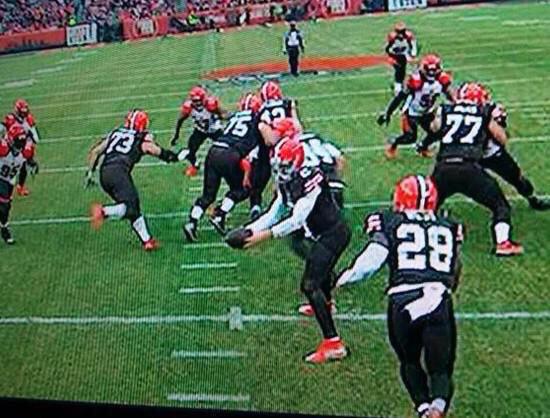 dcradd99's tweet photo. “@ThadCastIe_: When the test isn't anything like the review http://t.co/2uxRbgrikf” me the first game I ran the ball 😂 @tazach30