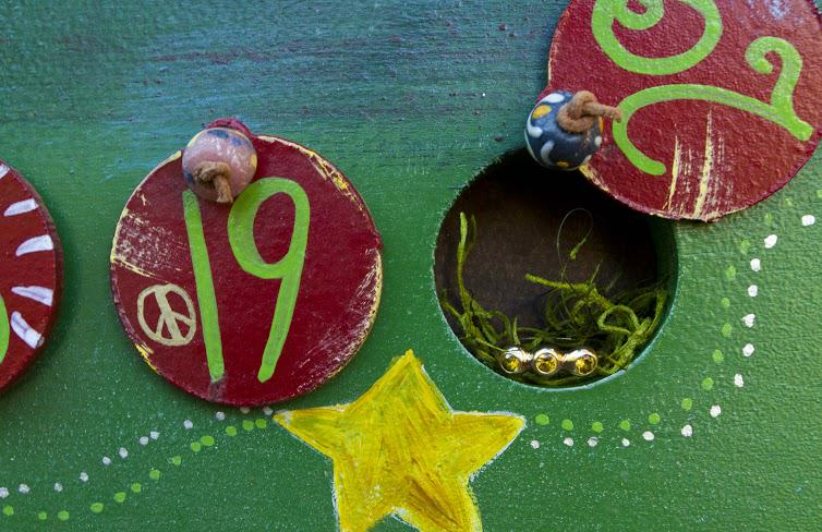 JesMaHarry's tweet photo. We found the Sun Lines Ring hidden in the Jes MaHarry Advent Calendar today! http://t.co/GnVwmpYC5s