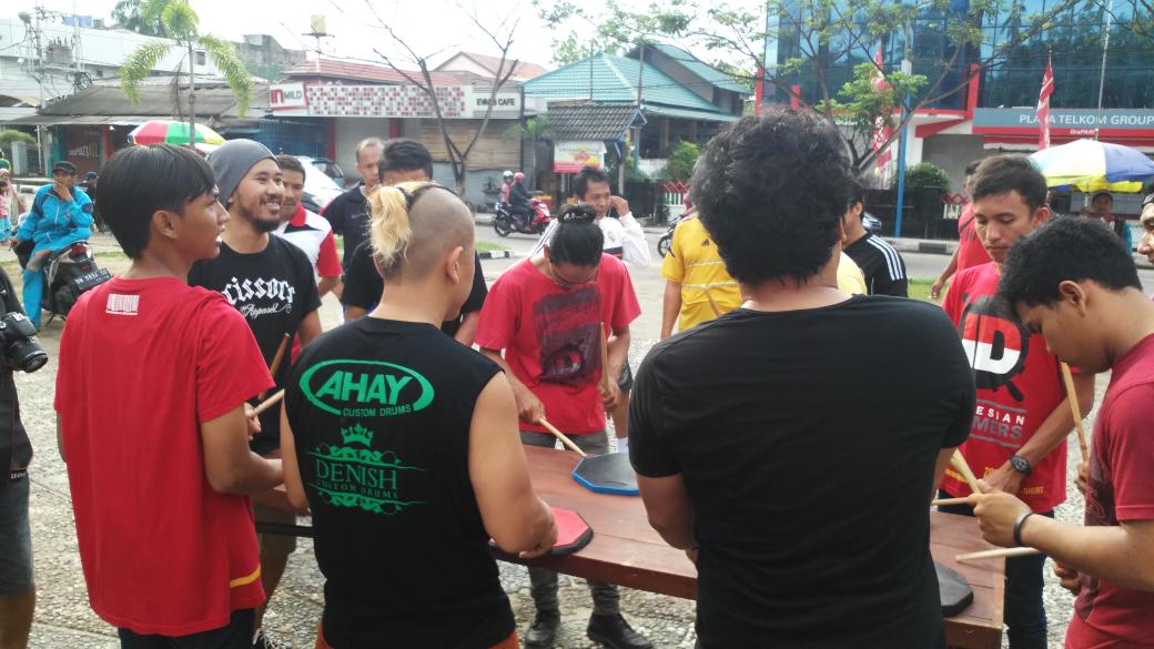 Sticking...at babel with <a href="/ariesgarasi/">DEVIL N ANGEL</a> <a href="/sandyPASBand/">sandy andarusman</a> <a href="/ObotZivilia/">Obot Hadiansyah</a> <a href="/ahay_drums/">AHAY Custom Drums</a>