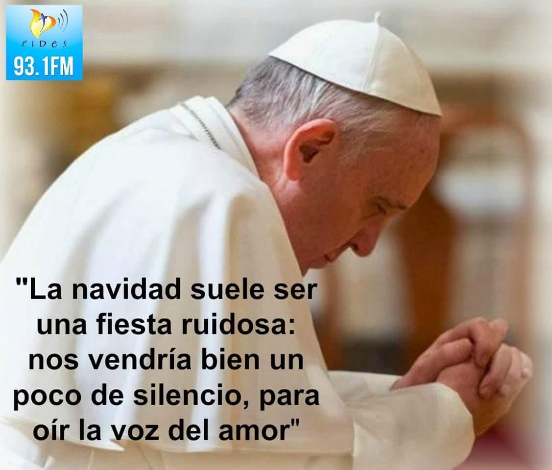 Escucha la voz de tu corazón, no la de tantas campanitas en tu decoración. #FundaciónTresCorazones 💜💛💙