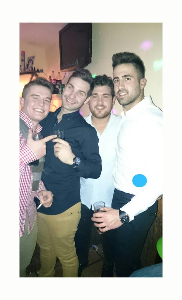 De fiesta con todos estos cabrones