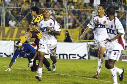 yeiner_0915's tweet photo. “@Macne10: Diciembre 20 de 2006 inolvidable mi 2do título, saludos #Cucuta, como no recordarte. #Motilon #RojiNegro http://t.co/EPOfkvmI4l”