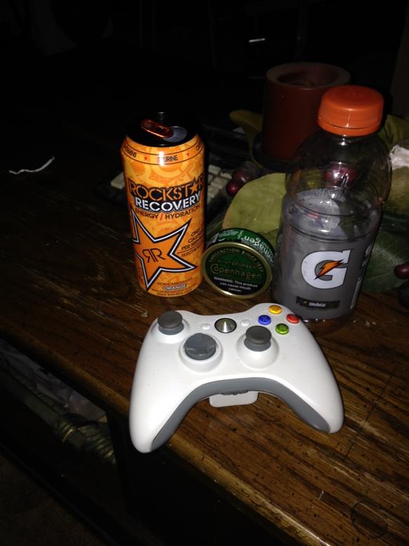 recker_573's tweet photo. #recoveringEssentials http://t.co/Ki19oFbt95
