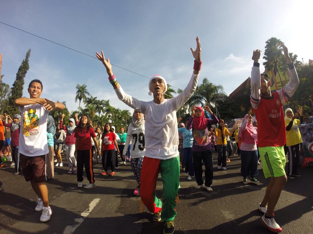 Jalan - jalan di Car Free Day dan banyak bertemu komunitas baru. #visitmalang <a href="/infomalang/">Info Malang</a> <a href="/PuspitaFM/">103.7 FM</a>
