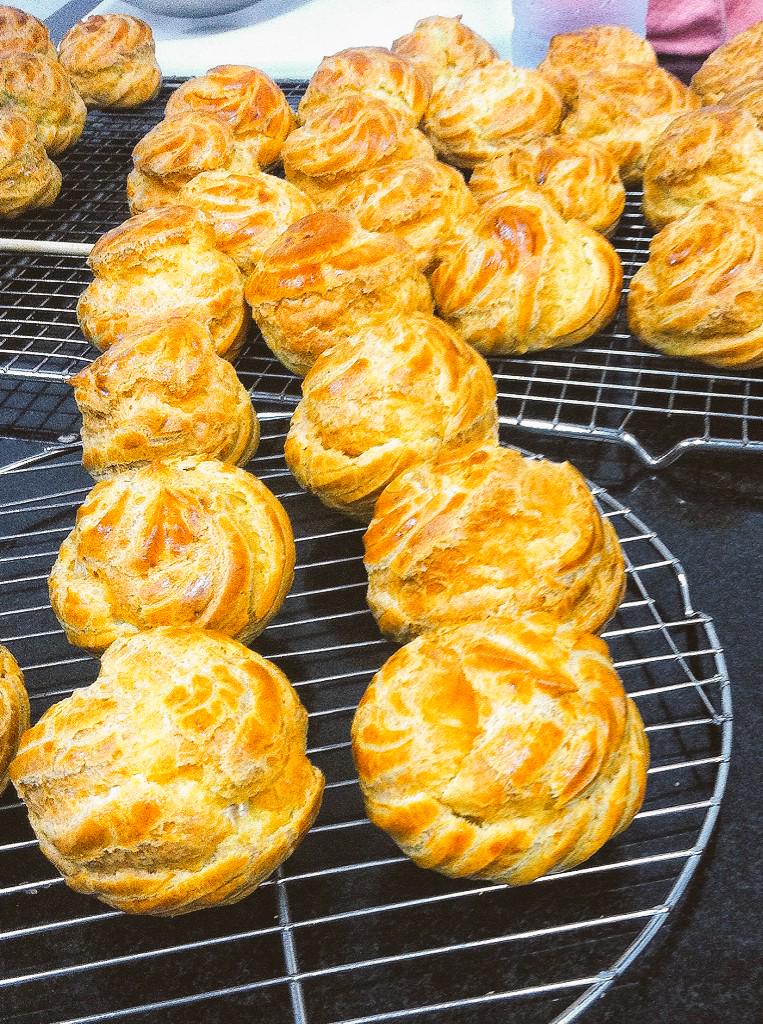 master_aing's tweet photo. kue hari ini 😸😸 #masak #dapur #resep #cooking #chef #koki http://t.co/jZMMjUF8y7