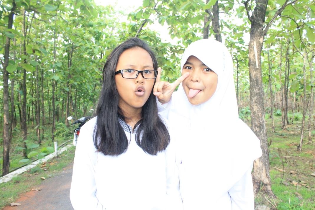 tasha_shafa's tweet photo. Sama @wulanrs_ nih♥♥{{}} http://t.co/Htv2xrW2qI