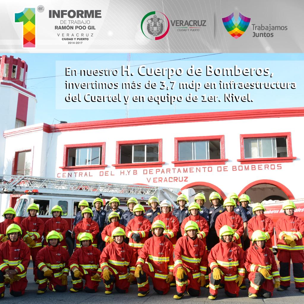 RamonPooAlcalde's tweet photo. Reconocemos la noble labor que desempeña el H. Cuerpo de Bomberos en #Veracruz #1erinformeRPG #TrabajamosJuntos http://t.co/qDapfkeZZU