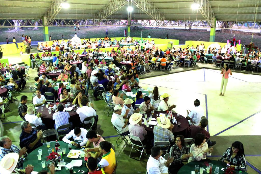 Mely_Romero's tweet photo. En la convivencia navideña con la familia priista de mi municipio #Cuauhtémoc http://t.co/ersK3HVRl6