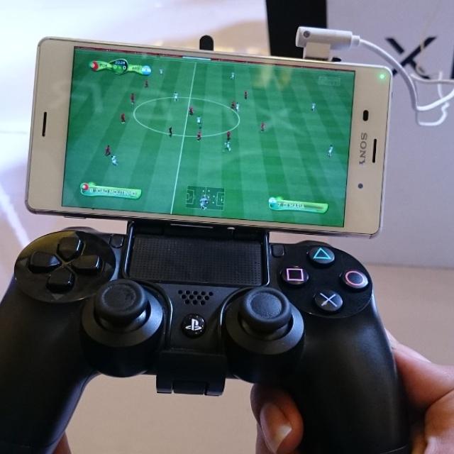 mayaseptha's tweet image. Canggih bnr #XperiaZ3 bisa buat main game PS4 dgn #PS4RemotePlay #DemandGreat @SonyXperiaID bit.ly/FBsony
