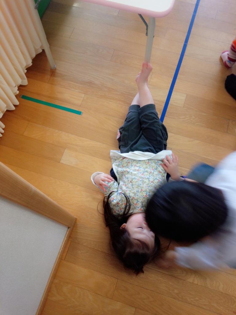 zoohouseeee's tweet photo. たそがれてやがるw
��てお菓子待ってたんだね笑

待つのは長いのに貰ったらすぐなくなった(　∵　)私の分は？w http://t.co/gFxMd6i0oe