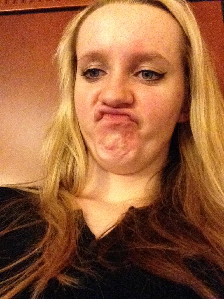 madinoson's tweet photo. it's ur lucky day im now doing gingerbread house tutorials & selfy lessons hit me up only $18 #itsallaboutangles http://t.co/LEBj4tvWLq