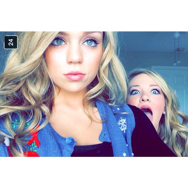 Emilycollins38's tweet photo. Personality picture 😂😘 http://t.co/FwmhAAwUuv