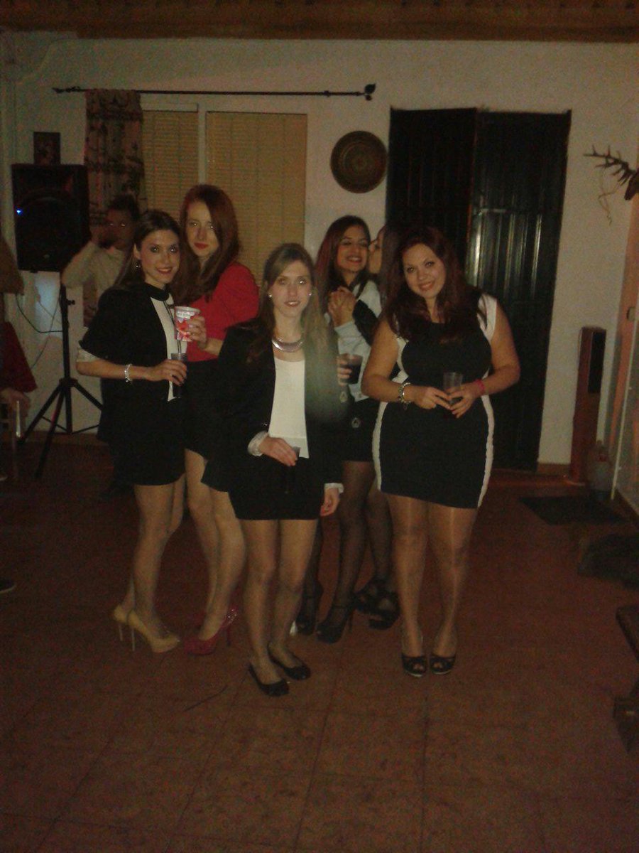 ireramos95's tweet photo. @4Manoli4 @Enkarnii @MariaMariar95 y demas @a_g_e_3 ...... bueniisiimaa nochee!!! #ooleee http://t.co/3un0nIXs15