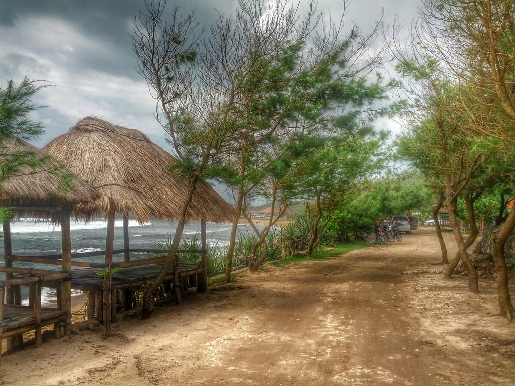 JogjaUpdate's tweet photo. Pantai Slili, Gunungkidul   (2014)
@ajisuc:  https://t.co/o46hF6DORz