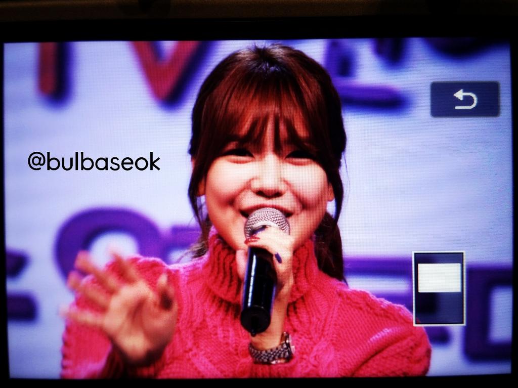 [PIC][21-12-2014]SooYoung xuất hiện tại "2014 SBS Award Festival (SAF) Hanbam Stage Greeting" vào chiều nay B5WnBE2CEAAut_k