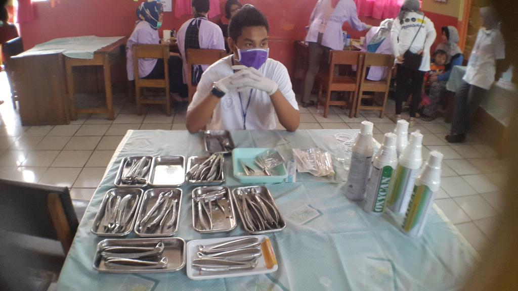 Adek lelah nunggu alat