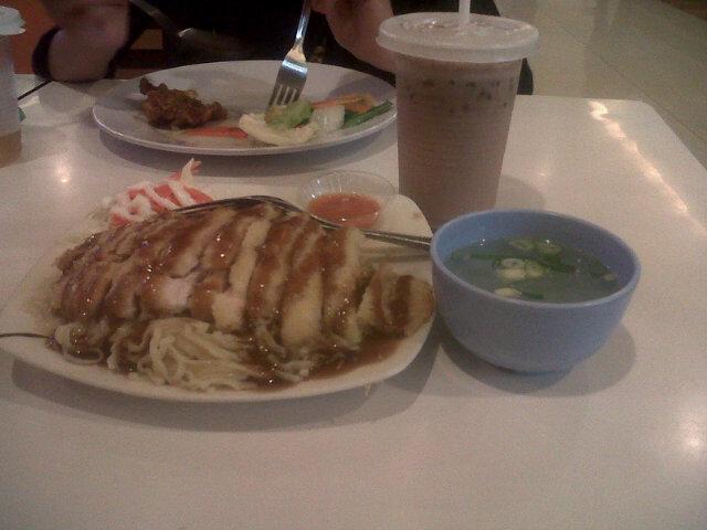 Mie paling endeees deh. Favorit banget selama jd anak rantau disini.